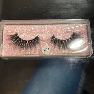 Lashes (FLASHY🥳)